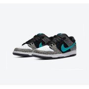 Nike SB Dunk Low "Elephant" スケートシューズ BQ6817-009 - アイコニックな象柄、スタイリッシュで耐久性抜群