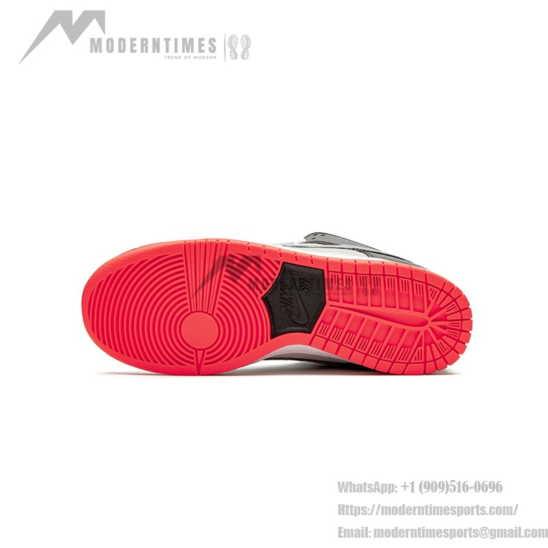 Nike SB Dunk Low "Infrared" CD2563-004 スケートシューズ – グレー&レッドのレトロスタイル Nike SB Dunk Low "Infrared" CD2563-004 スケートシューズ – レトログレー&レッドカラー