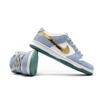 Nike SB Dunk Low "Sean Cliver" DJ2519-400 スケートシューズ Nike SB Dunk Low "Sean Cliver" DJ2519-400 スケートシューズ - ブルー ホワイト ゴールドメタリック
