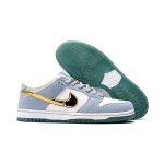 Nike SB Dunk Low "Sean Cliver" DJ2519-400 スケートシューズ Nike SB Dunk Low "Sean Cliver" DJ2519-400 スケートシューズ - ブルー ホワイト ゴールドメタリック