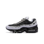 Nike Air Max 95 Essential 749766-005 ブラック&ウルフグレー スニーカー Nike Air Max 95 Essential 749766-005 ブラック&ウルフグレー スニーカー 側面図