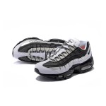 Nike Air Max 95 Essential 749766-005 ブラック&ウルフグレー スニーカー Nike Air Max 95 Essential 749766-005 ブラック&ウルフグレー スニーカー 側面図