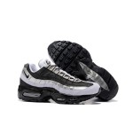 Nike Air Max 95 Essential 749766-005 ブラック&ウルフグレー スニーカー Nike Air Max 95 Essential 749766-005 ブラック&ウルフグレー スニーカー 側面図