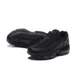 Nike Air Max 95 Triple Black 807443-001 クラシックスニーカー Nike Air Max 95 Triple Black 807443-001 オールブラッククラシックスニーカー