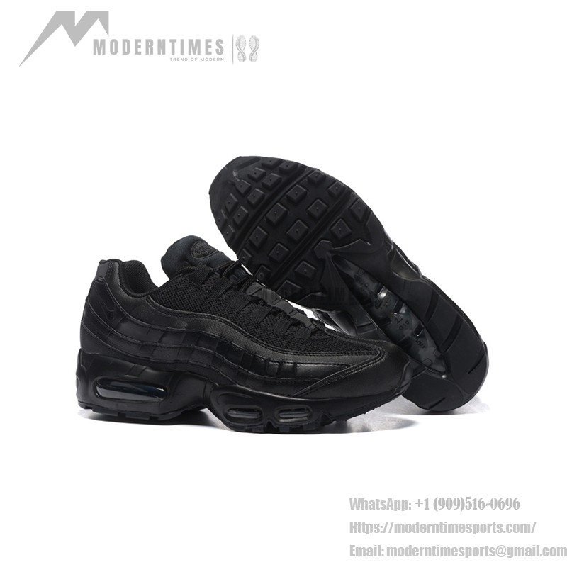 Nike Air Max 95 Triple Black 807443-001 クラシックスニーカー Nike Air Max 95 Triple Black 807443-001 オールブラッククラシックスニーカー