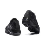 Nike Air Max 95 Triple Black 807443-001 クラシックスニーカー Nike Air Max 95 Triple Black 807443-001 オールブラッククラシックスニーカー