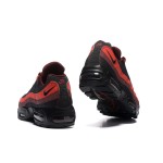 Nike Air Max 95 Essential 749766-600 レッド&ブラック スニーカー Nike Air Max 95 Essential 749766-600 レッド&ブラック スニーカー 側面図
