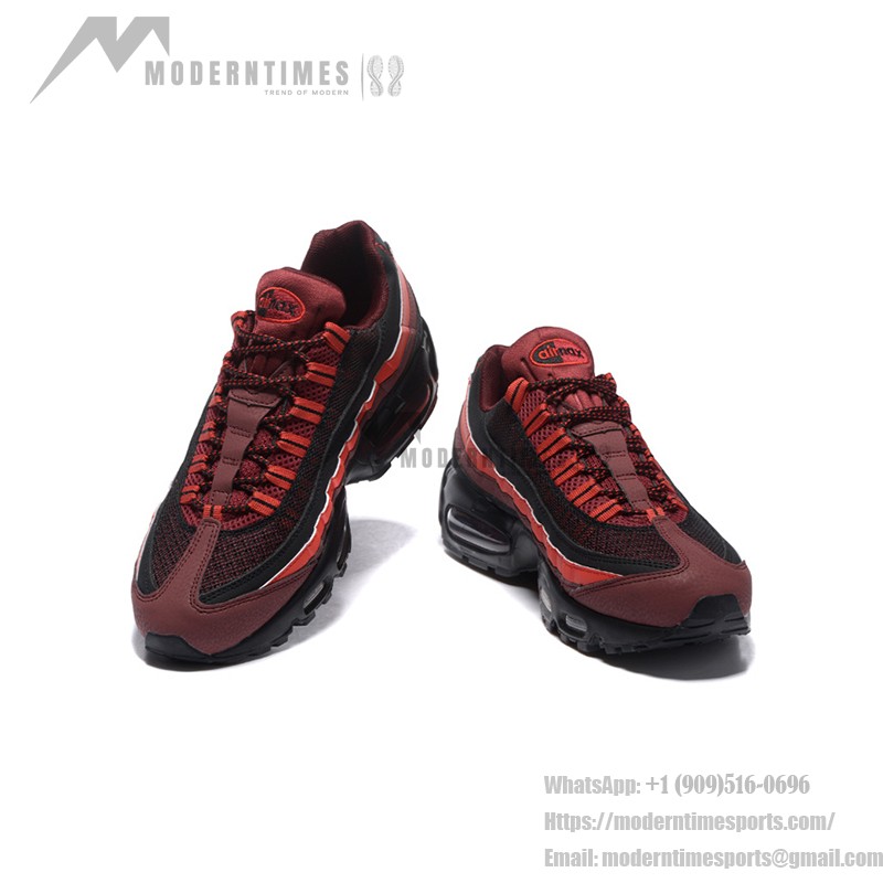 Nike Air Max 95 Essential 749766-600 レッド&ブラック スニーカー Nike Air Max 95 Essential 749766-600 レッド&ブラック スニーカー 側面図