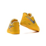 Off-White x ナイキ エア フォース 1 ロー "University Gold" - プレミアムゴールドスニーカー Off-White x ナイキ エア フォース 1 ロー "University Gold" DD1876-700 ゴールドスニーカー メタリックスウッシュ付き