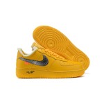 Off-White x ナイキ エア フォース 1 ロー "University Gold" - プレミアムゴールドスニーカー Off-White x ナイキ エア フォース 1 ロー "University Gold" DD1876-700 ゴールドスニーカー メタリックスウッシュ付き