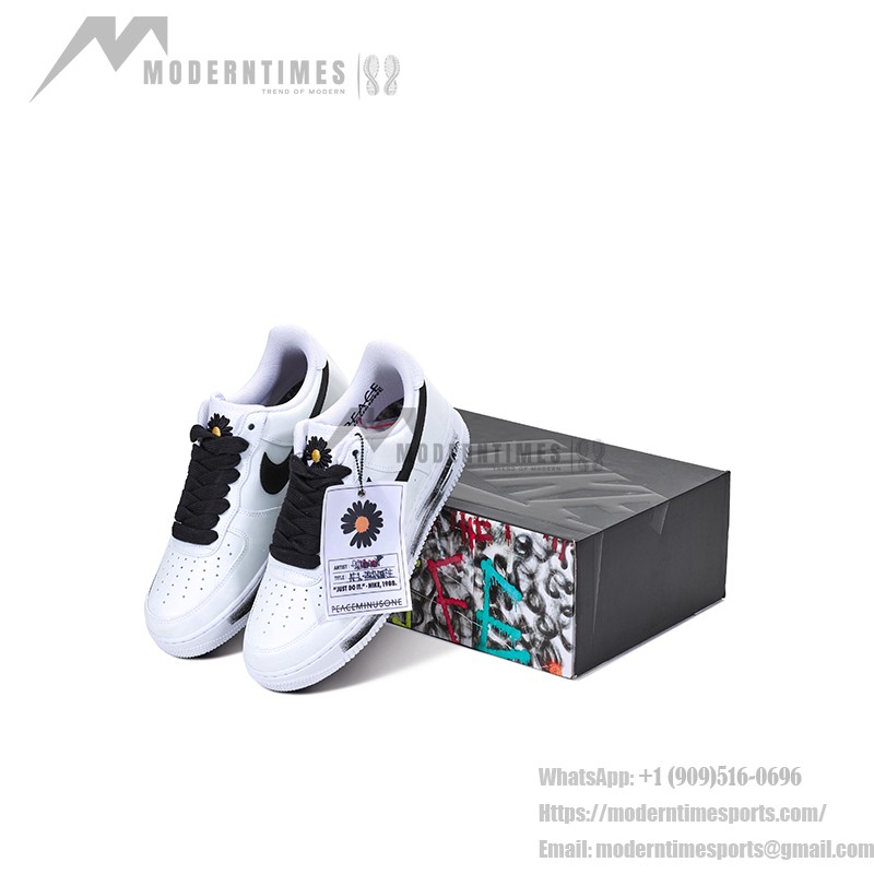 PEACEMINUSONE x Nike Air Force 1 Low 'Para-Noise' - 芸術的なコラボスニーカー PEACEMINUSONE x Nike Air Force 1 Low 'Para-Noise' DD3223-100 - グラフィティデザインを取り入れた白いレザースニーカー