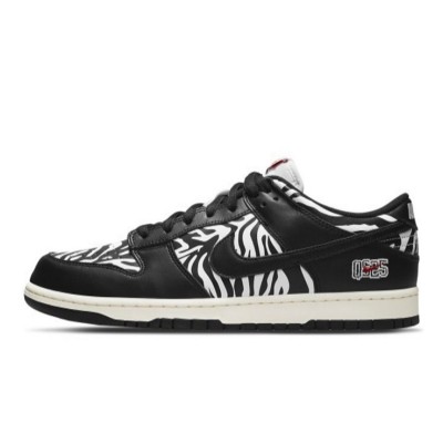 Quartersnacks x Nike SB Dunk Low DM3510-001 – 限定版スケートシューズ | プレミアム素材、Zoom Airクッショニング、アイコニックなスケートカルチャーデザイン