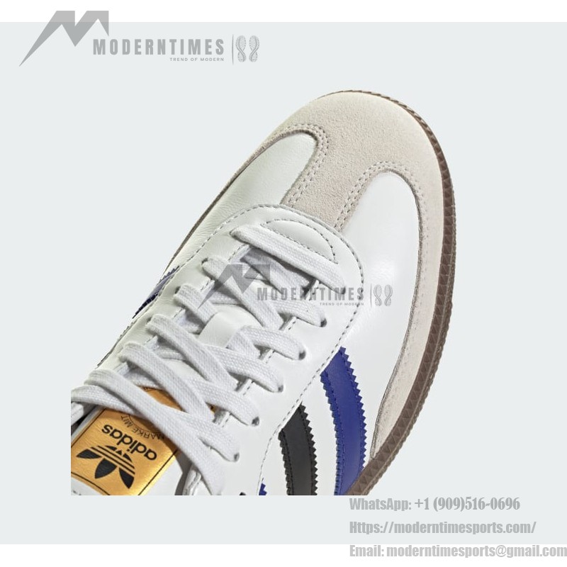Adidas Samba OG ID1381 - クラシックなストリートウェアスニーカー Adidas Samba OG ID1381 - 青と黒のストライプが入った白レザースニーカー