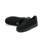 Stüssy x ナイキ エア フォース 1 ロー "Black Hemp" - プレミアムブラックスニーカー Stüssy x ナイキ エア フォース 1 ロー "Black Hemp" CZ9084-001 ブラックヘンプ素材と刺繍ディテールのスニーカー