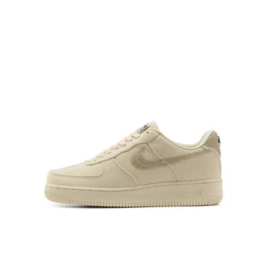 Stüssy x Nike Air Force 1 Low CZ9084-200 - プレミアムヘンプアッパーとサステイナブルなスタイルが特徴のフォッシルストーンスニーカー