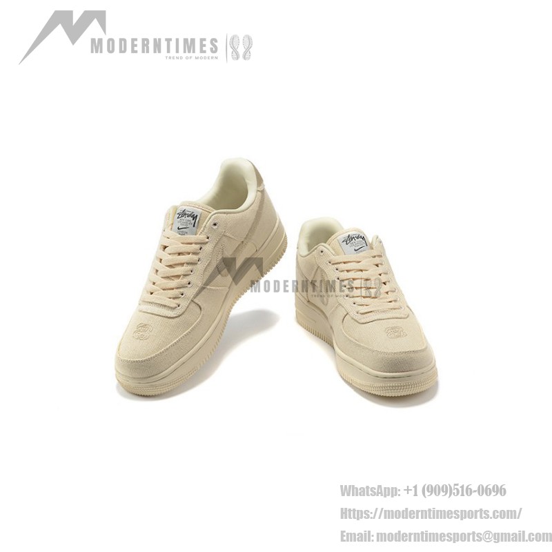 Stüssy x Nike Air Force 1 Low CZ9084-200 - スタイリッシュなフォッシルストーンスニーカー Stüssy x Nike Air Force 1 Low CZ9084-200 - ヘンプアッパーを備えたフォッシルストーンスニーカー