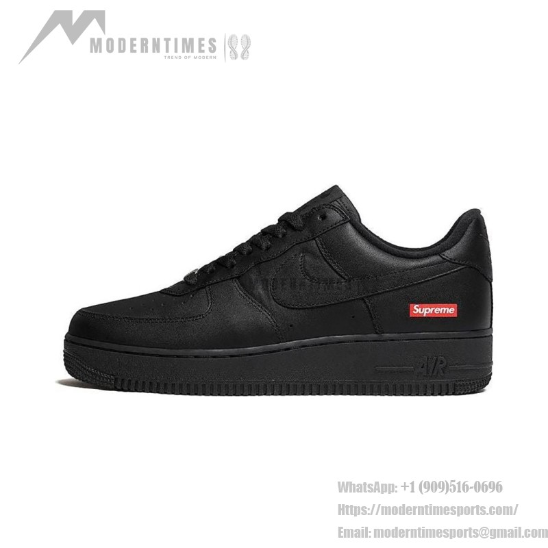 Supreme x Nike Air Force 1 Low CU9225-001 - 洗練されたブラックスニーカー Supreme x Nike Air Force 1 Low CU9225-001 - 赤いSupremeロゴが特徴のブラックレザースニーカー