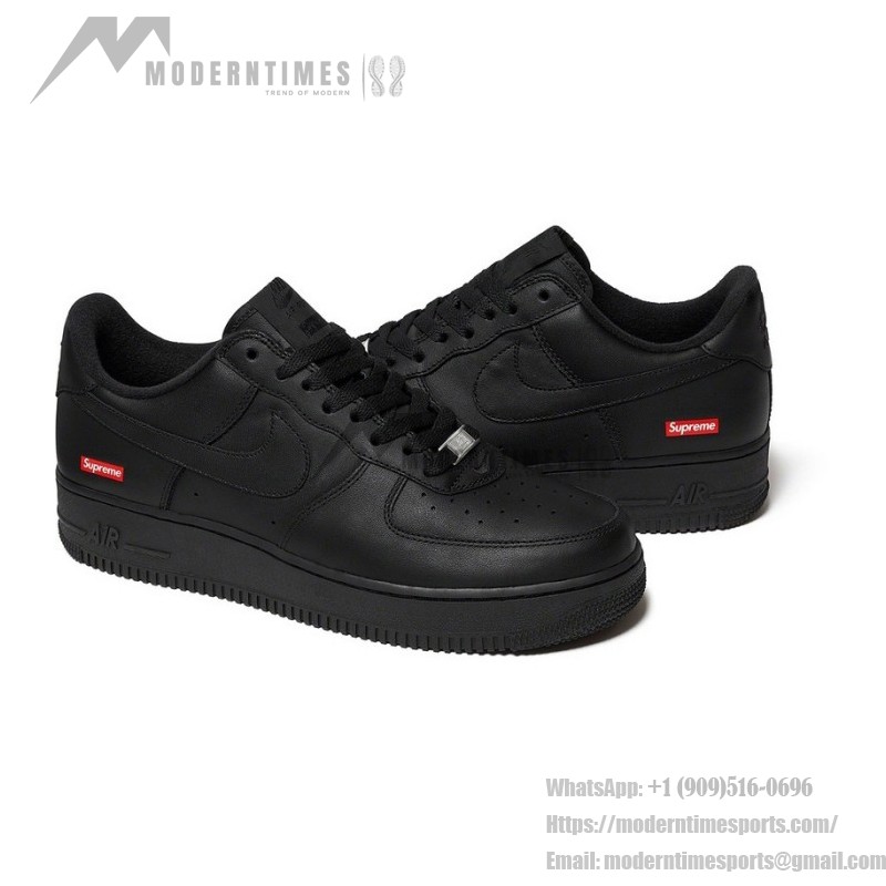 Supreme x Nike Air Force 1 Low CU9225-001 - 洗練されたブラックスニーカー Supreme x Nike Air Force 1 Low CU9225-001 - 赤いSupremeロゴが特徴のブラックレザースニーカー