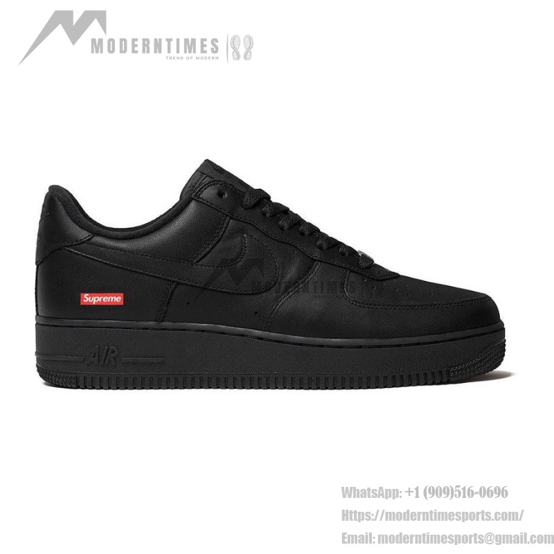 Supreme x Nike Air Force 1 Low CU9225-001 - 洗練されたブラックスニーカー Supreme x Nike Air Force 1 Low CU9225-001 - 赤いSupremeロゴが特徴のブラックレザースニーカー