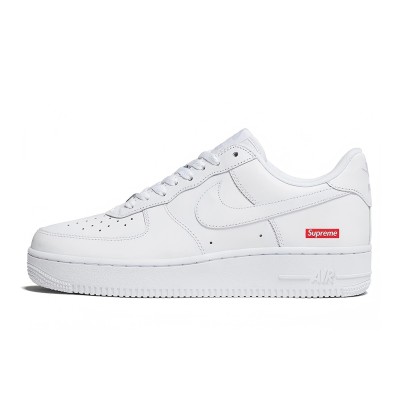 Supreme x Nike Air Force 1 Low CU9225-100 - アイコニックな赤いSupremeボックスロゴを備えたクリーンなホワイトレザースニーカー