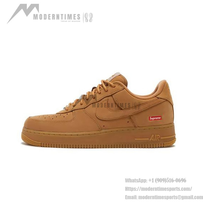 Supreme x Nike Air Force 1 Low DN1555-200 - スタイリッシュなフラックスヌバックスニーカー Supreme x Nike Air Force 1 Low DN1555-200 - 赤いSupremeロゴが特徴のフラックスヌバックスニーカー
