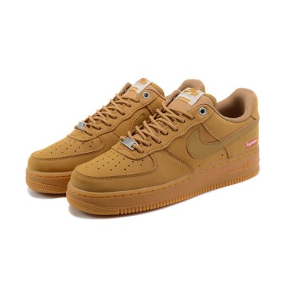Supreme x Nike Air Force 1 Low DN1555-200 - アイコニックな赤いSupremeボックスロゴが特徴のフラックスヌバックスニーカー