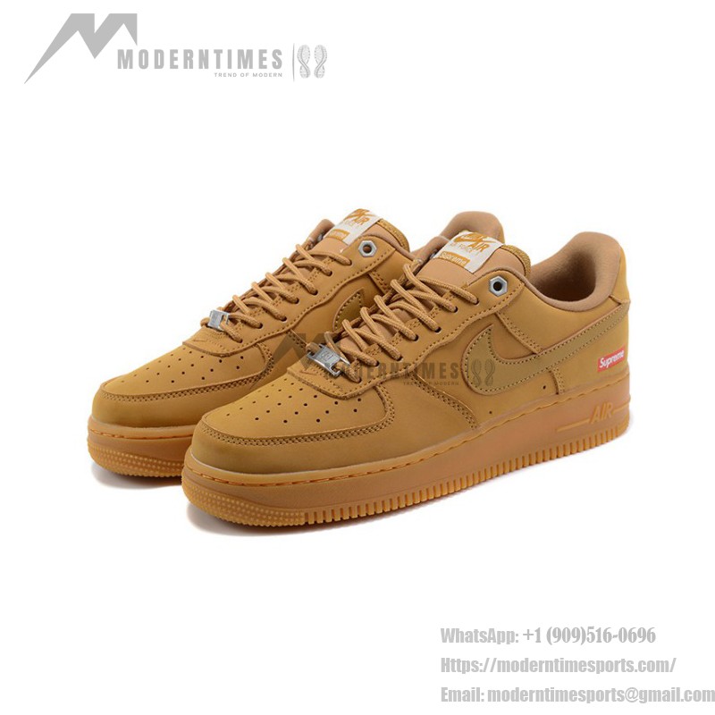 Supreme x Nike Air Force 1 Low DN1555-200 - スタイリッシュなフラックスヌバックスニーカー Supreme x Nike Air Force 1 Low DN1555-200 - 赤いSupremeロゴが特徴のフラックスヌバックスニーカー