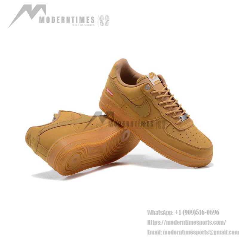 Supreme x Nike Air Force 1 Low DN1555-200 - スタイリッシュなフラックスヌバックスニーカー Supreme x Nike Air Force 1 Low DN1555-200 - 赤いSupremeロゴが特徴のフラックスヌバックスニーカー