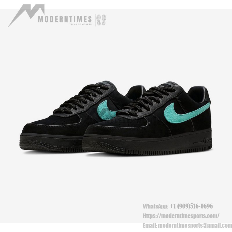 Tiffany & Co. x Nike Air Force 1 Low DZ1382-001 - 高級感溢れるブラックスニーカー Tiffany & Co. x Nike Air Force 1 Low DZ1382-001 - ティファニーブルーのスウッシュが特徴のブラックスエードスニーカー