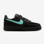 Tiffany & Co. x Nike Air Force 1 Low DZ1382-001 - 高級感溢れるブラックスニーカー Tiffany & Co. x Nike Air Force 1 Low DZ1382-001 - ティファニーブルーのスウッシュが特徴のブラックスエードスニーカー