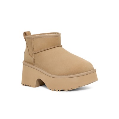 UGG クラシック ウルトラ ミニ ニューハイツ 1158311 - エレベートされたプラットフォームソール付きトレンディシープスキンブーツ