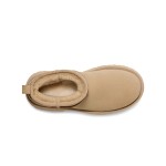 UGG クラシック ウルトラ ミニ ニューハイツ 1158311 - プラットフォームソール付きトレンディシープスキンブーツ UGG クラシック ウルトラ ミニ ニューハイツ 1158311 - プラットフォームソール付きシープスキンの快適さ