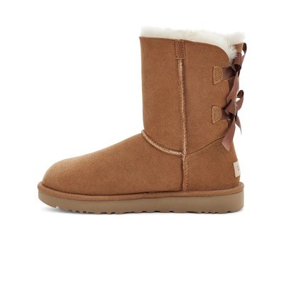 UGG レディース ベイリー ボウ II ブーツ チェスナット 1016225 - シープスキンライニングとリボンディテールが特徴のスタイリッシュなスエードブーツ