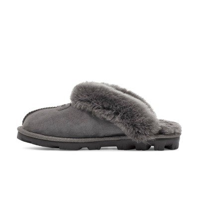 UGG ウィメンズ コケット スリッパ グレー 1015125 - シープスキン製の室内外兼用スリッパ