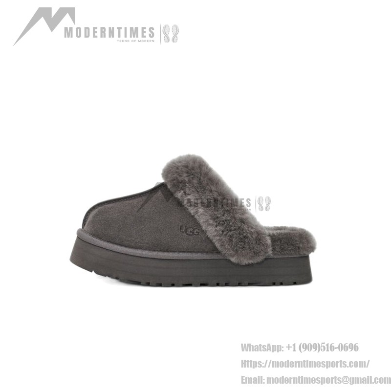 UGG ウィメンズ ディスケット スリッパ チャコール 1122550 - 暖かくてスタイリッシュなシープスキン スリッパ UGG ウィメンズ ディスケット スリッパ チャコール 1122550 - 室内外兼用の快適なシープスキン プラットフォームスリッパ