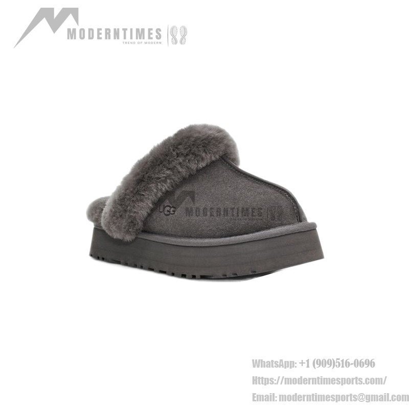 UGG ウィメンズ ディスケット スリッパ チャコール 1122550 - 暖かくてスタイリッシュなシープスキン スリッパ UGG ウィメンズ ディスケット スリッパ チャコール 1122550 - 室内外兼用の快適なシープスキン プラットフォームスリッパ