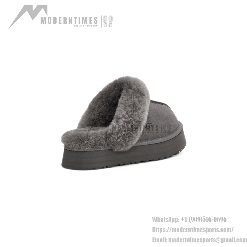UGG ウィメンズ ディスケット スリッパ チャコール 1122550 - 暖かくてスタイリッシュなシープスキン スリッパ UGG ウィメンズ ディスケット スリッパ チャコール 1122550 - 室内外兼用の快適なシープスキン プラットフォームスリッパ