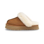 UGG ウィメンズ ディスケット スリッパ チェスナット 1122550 - 暖かくてスタイリッシュなシープスキン スリッパ UGG ウィメンズ ディスケット スリッパ チェスナット 1122550 - 室内外兼用の快適なシープスキン プラットフォームスリッパ