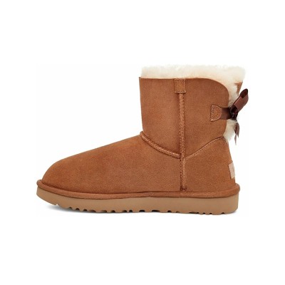 UGG レディース ミニ ベイリーボウ II ブーツ チェスナット 1016501 - シープスキンライニングとリボンディテールが施されたスタイリッシュなスエードブーツ