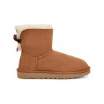 UGG レディース ミニ ベイリーボウ II ブーツ チェスナット - スタイリッシュなスエードとシープスキンライニングブーツ UGG レディース ミニ ベイリーボウ II ブーツ チェスナット 1016501 - スタイリッシュなスエードとシープスキンのブーツ