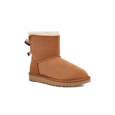 UGG レディース ミニ ベイリーボウ II ブーツ チェスナット 1016501 - シープスキンライニングとリボンディテールが施されたスタイリッシュなスエードブーツ