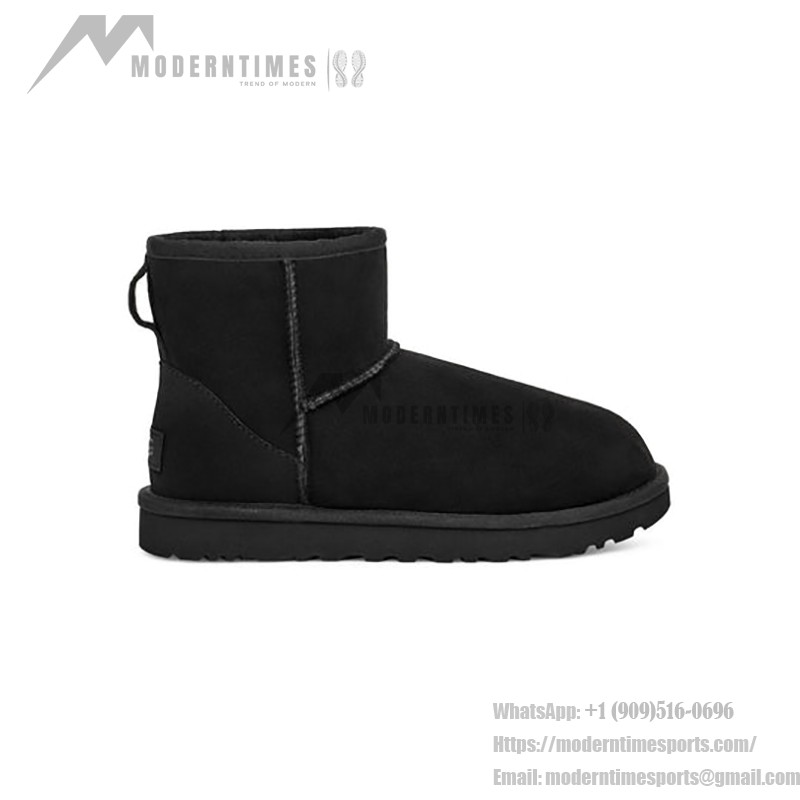 UGG クラシック ミニ II ブラック:快適で耐久性のある冬用ブーツ シープスキン裏地付きのUGG クラシック ミニ II ブラックブーツ