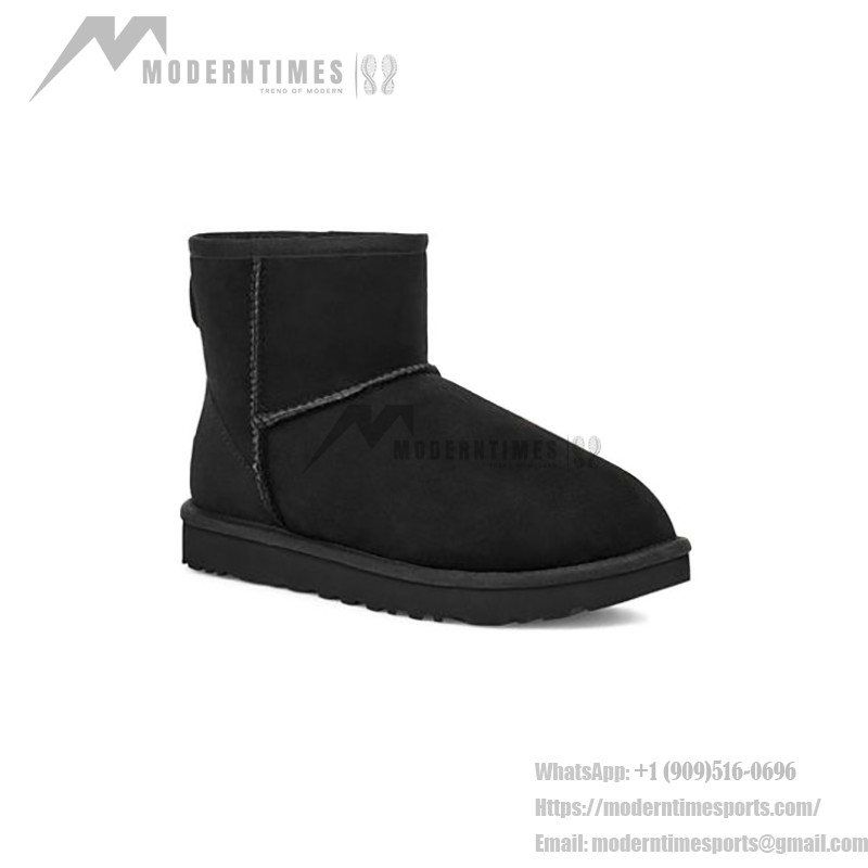 UGG クラシック ミニ II ブラック:快適で耐久性のある冬用ブーツ シープスキン裏地付きのUGG クラシック ミニ II ブラックブーツ