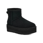 UGG クラシック ミニ プラットフォーム ブラック:快適でスタイリッシュな厚底ブーツ スエードアッパーとプラットフォームソールを備えたUGG クラシック ミニ プラットフォーム ブラックブーツ