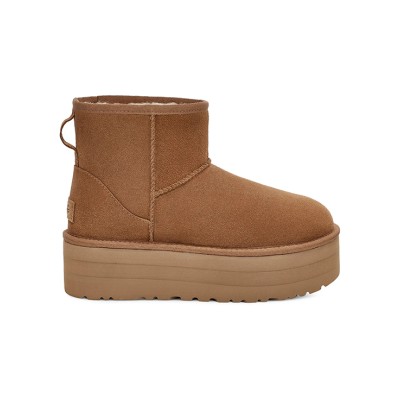 UGG クラシック ミニ プラットフォーム チェスナット 1134991 - スタイリッシュなプラットフォームソール付きのふわふわシープスキンブーツ