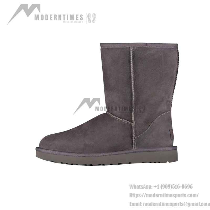 UGG レディース クラシック ショート II ブーツ グレー 1016223 - 快適なウィンターブーツ UGG レディース クラシック ショート II ブーツ グレー 1016223 - 側面図