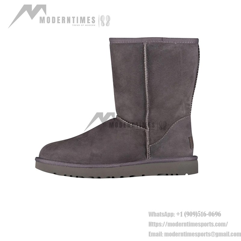 UGG レディース クラシック ショート II ブーツ グレー 1016223 - 快適なウィンターブーツ UGG レディース クラシック ショート II ブーツ グレー 1016223 - 側面図