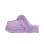 UGG ディスクエット パープル - 暖かさと快適さのためのシープスキンスリッパ UGG ディスクエット パープル 1122550 スリッパ - シープスキンとスエードの快適さ