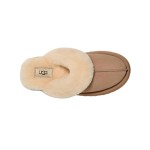 UGG ディスクエット サンド 1122550 - 毎日の使用に最適なシープスキンスリッパ UGG ディスクエット サンド 1122550 スリッパ - シープスキンとスエードの快適さ