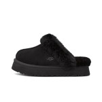 UGG ディスクエット スリッパ ブラック:快適でスタイリッシュなスリッパ シープスキンライニング付きのUGG ディスクエット スリッパ ブラック